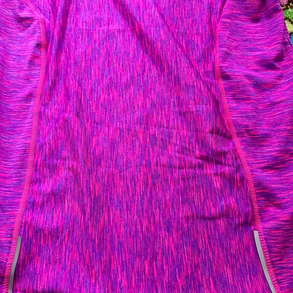 Woman’s athletic top bundle 🩷 - Picture 2 of 4